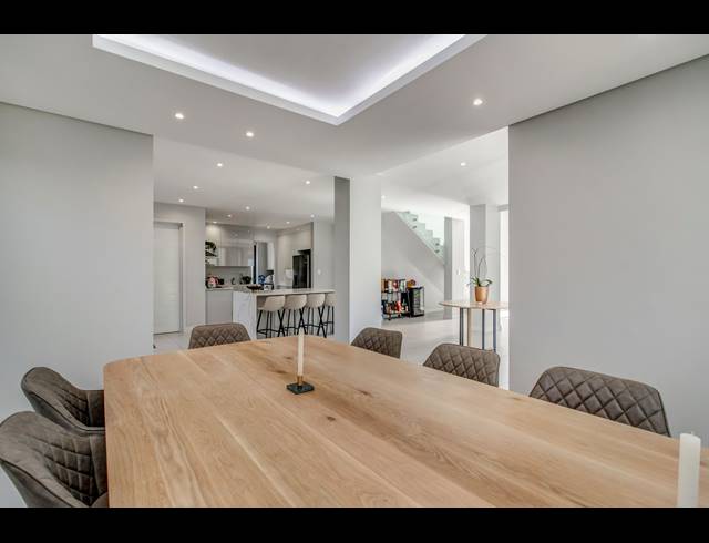 3 BEDROOM TOWNHOUSE FOR SALE IN SANDOWN
